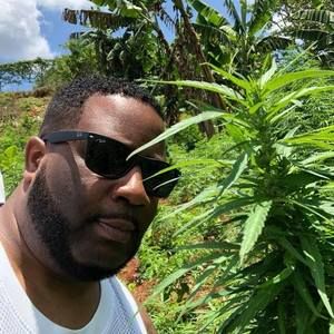 Meet your Posher, Larry